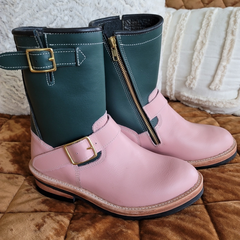 2000NVR Boots